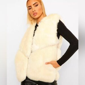 boohoo paneled faux fur leather detail gilet vest cream S US 4